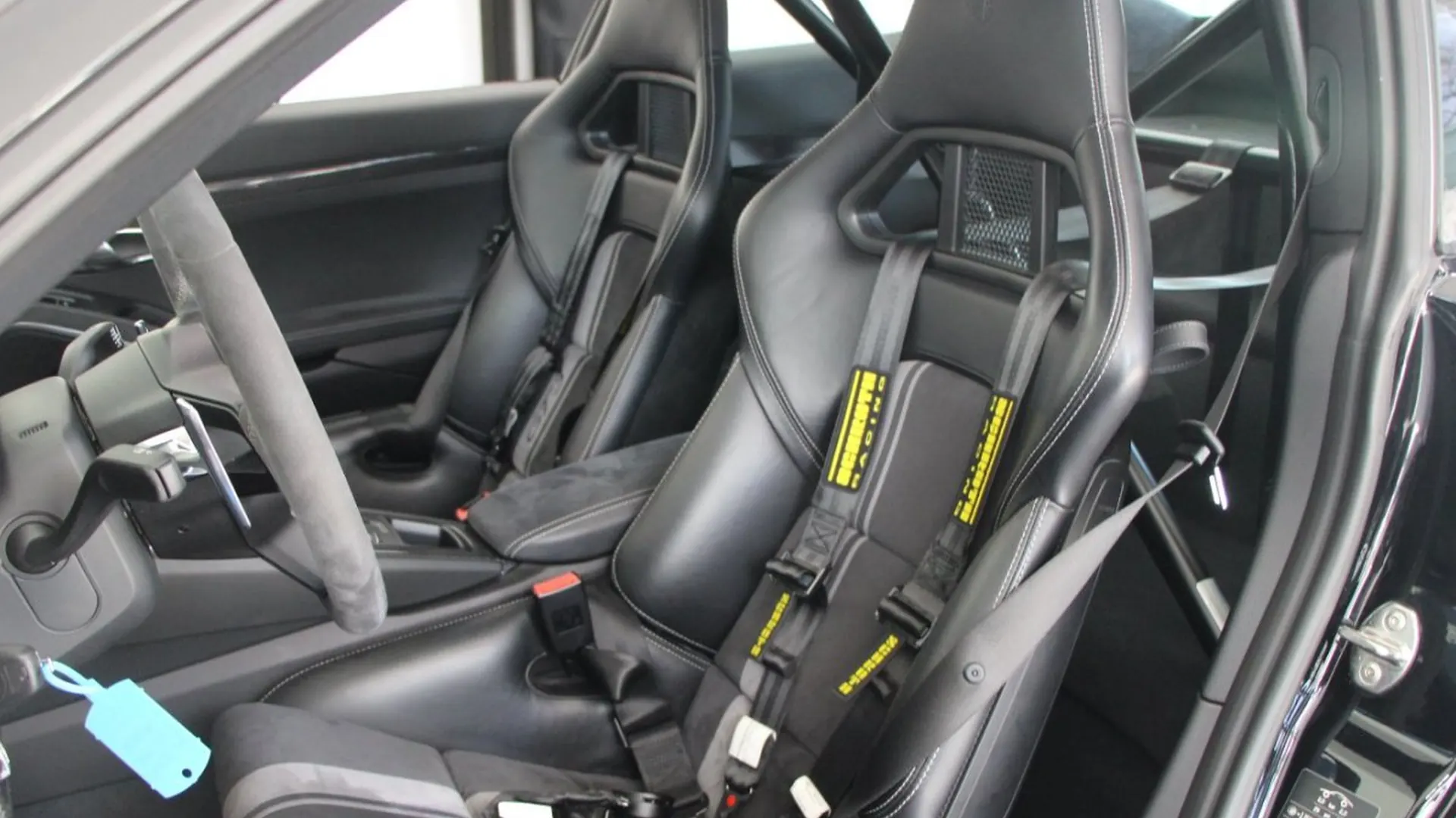 Porsche 911 — photo 11