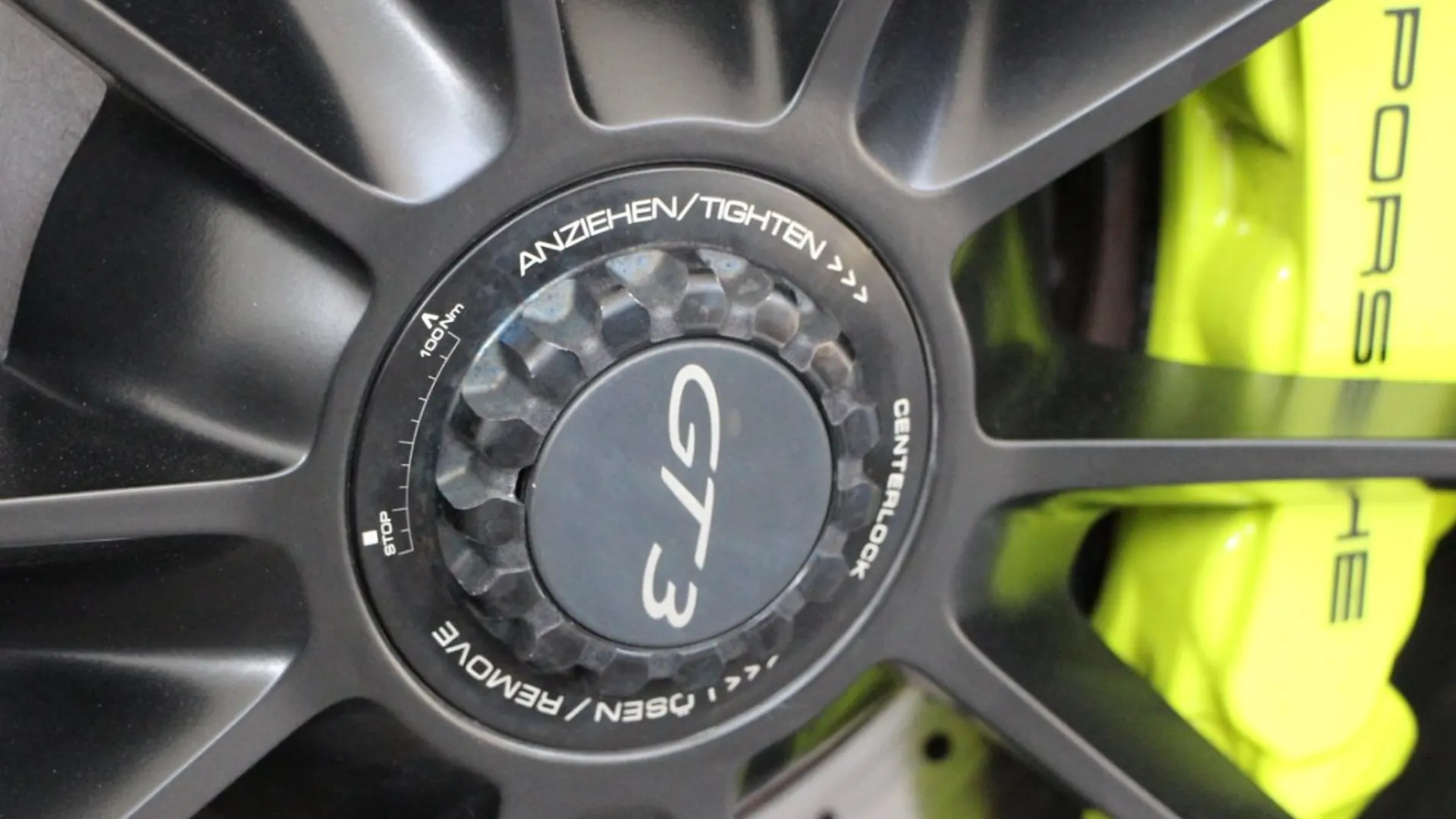 Porsche 911 — photo 7
