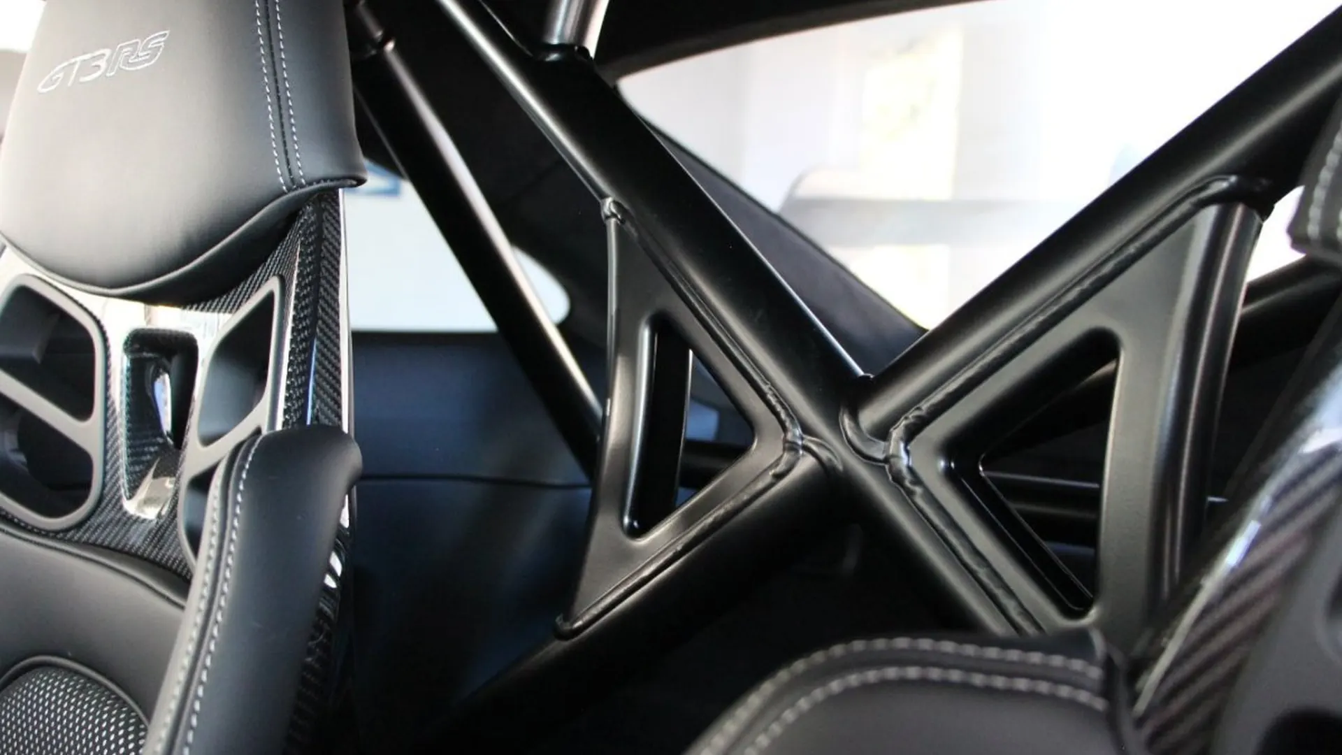 Porsche 911 — photo 29