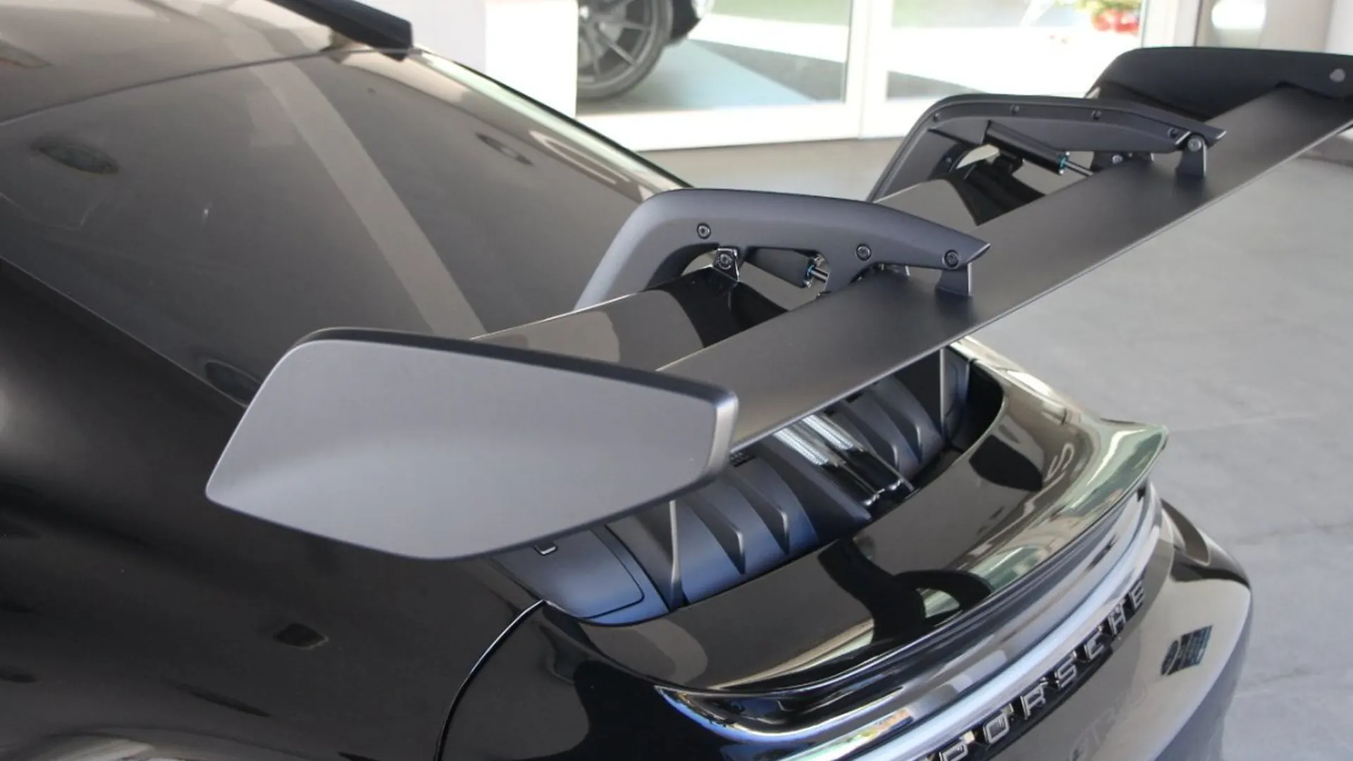 Porsche 911 — photo 10