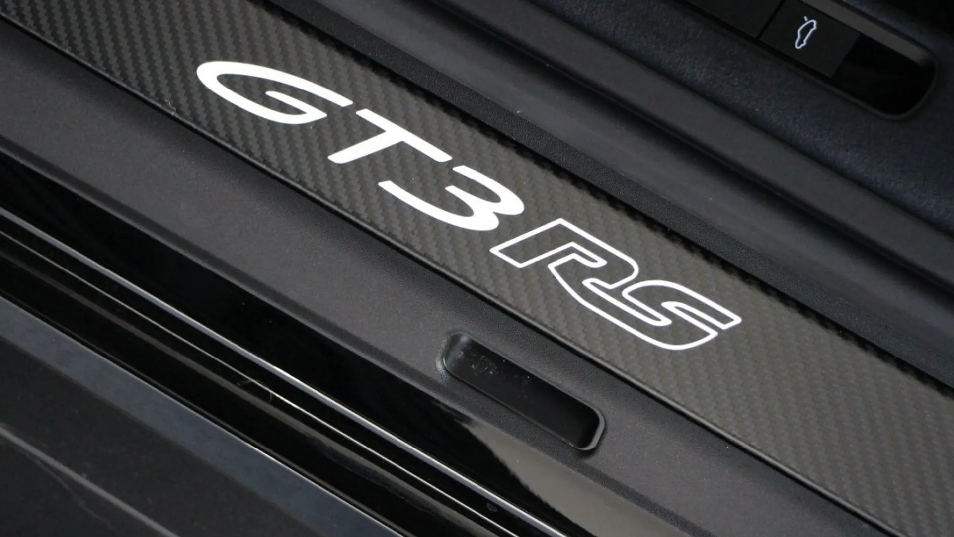 Porsche 911 — photo 15