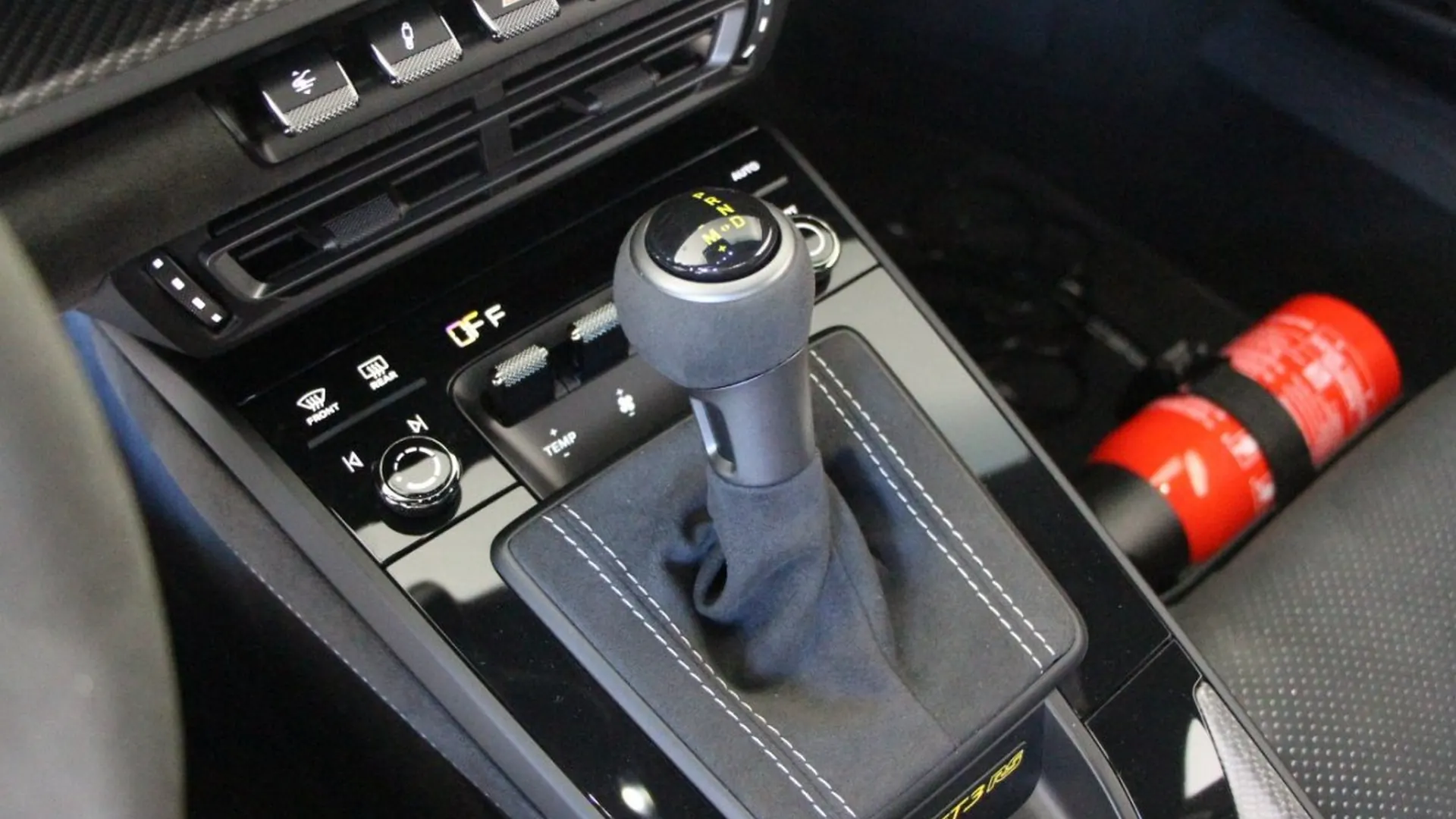 Porsche 911 — photo 32