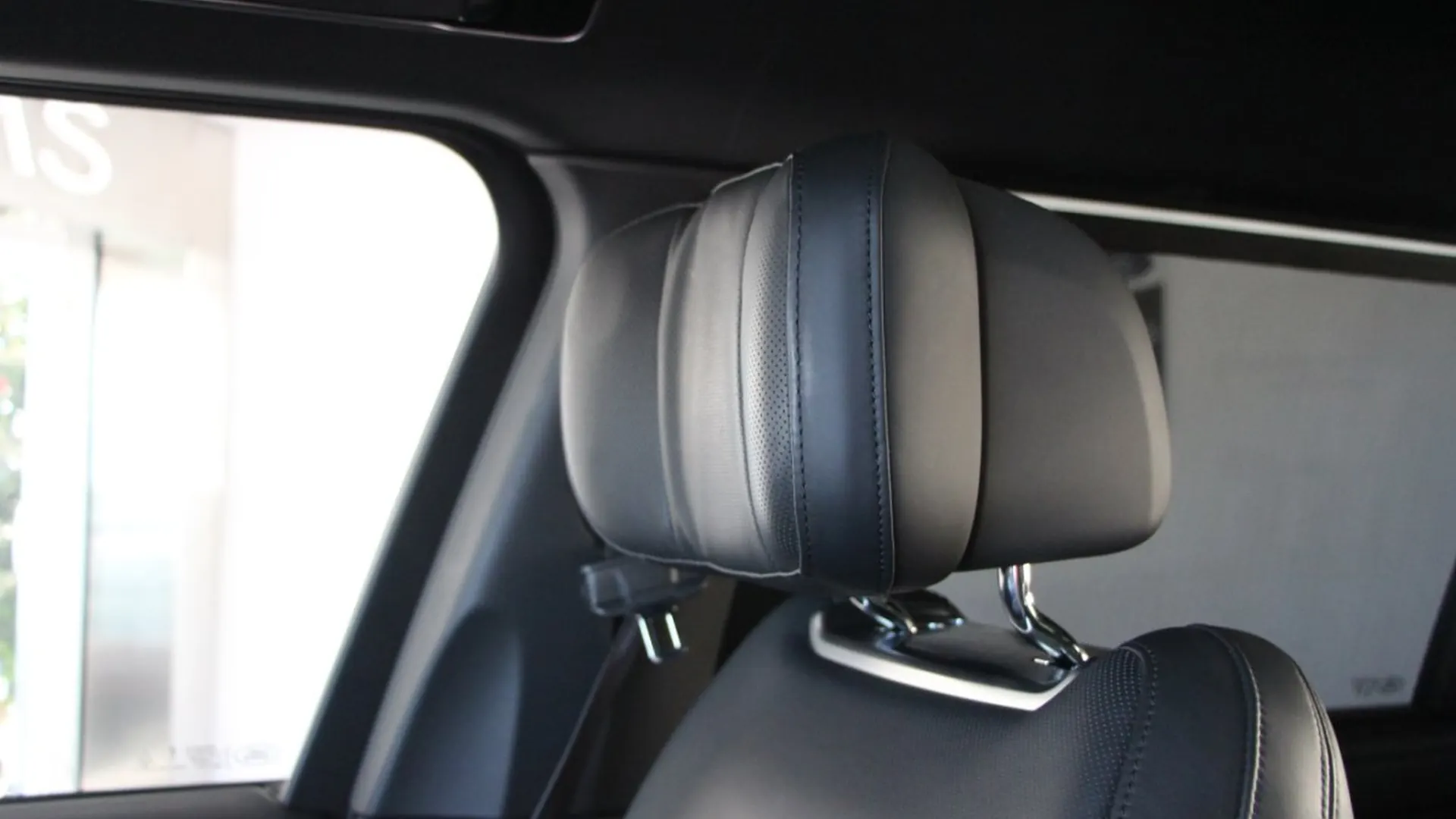 Land Rover Range Rover — photo 30