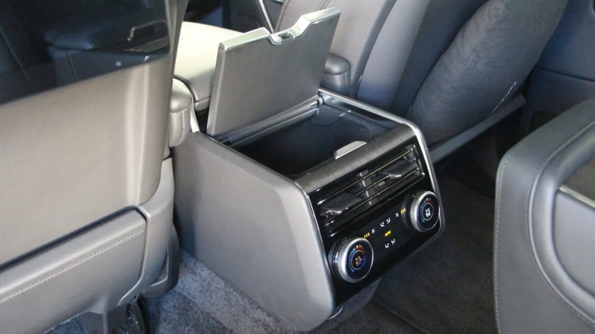 Land Rover Range Rover — photo 20