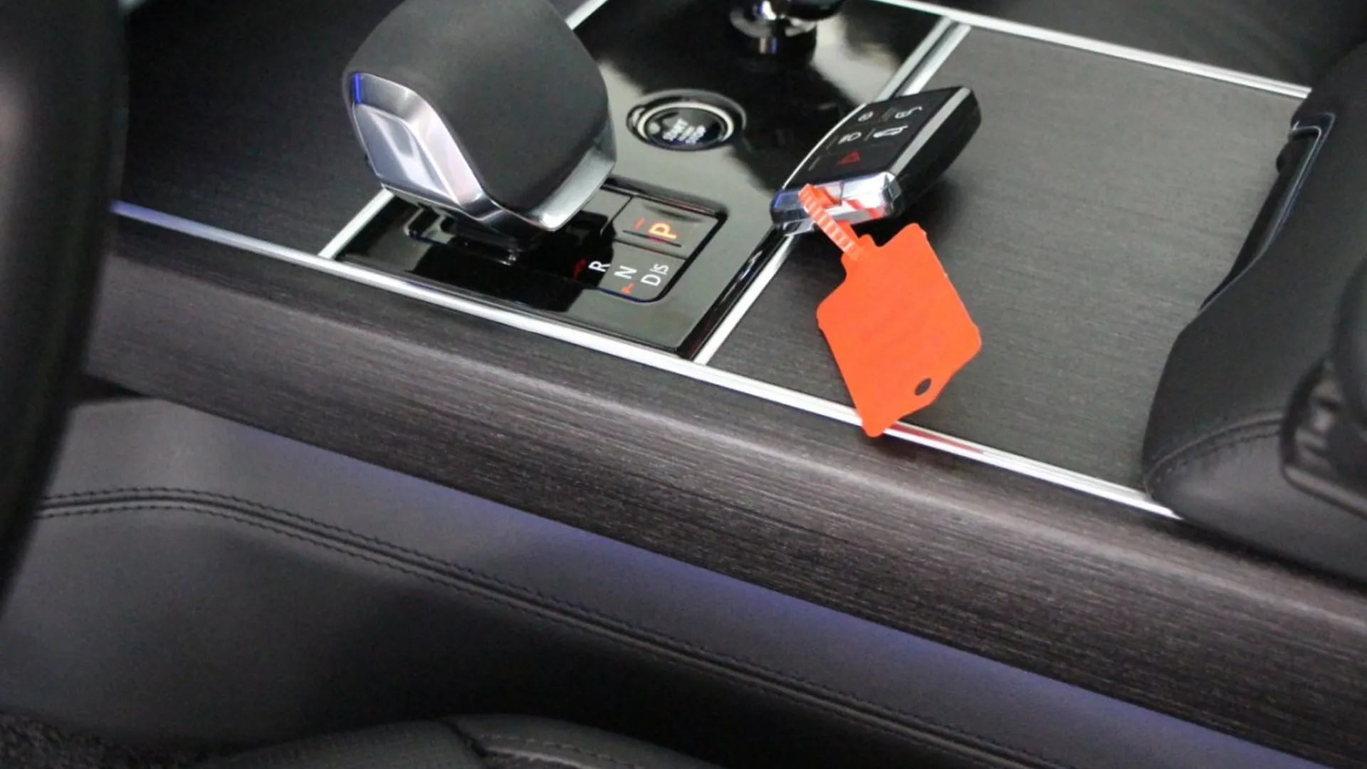 Land Rover Range Rover — photo 25