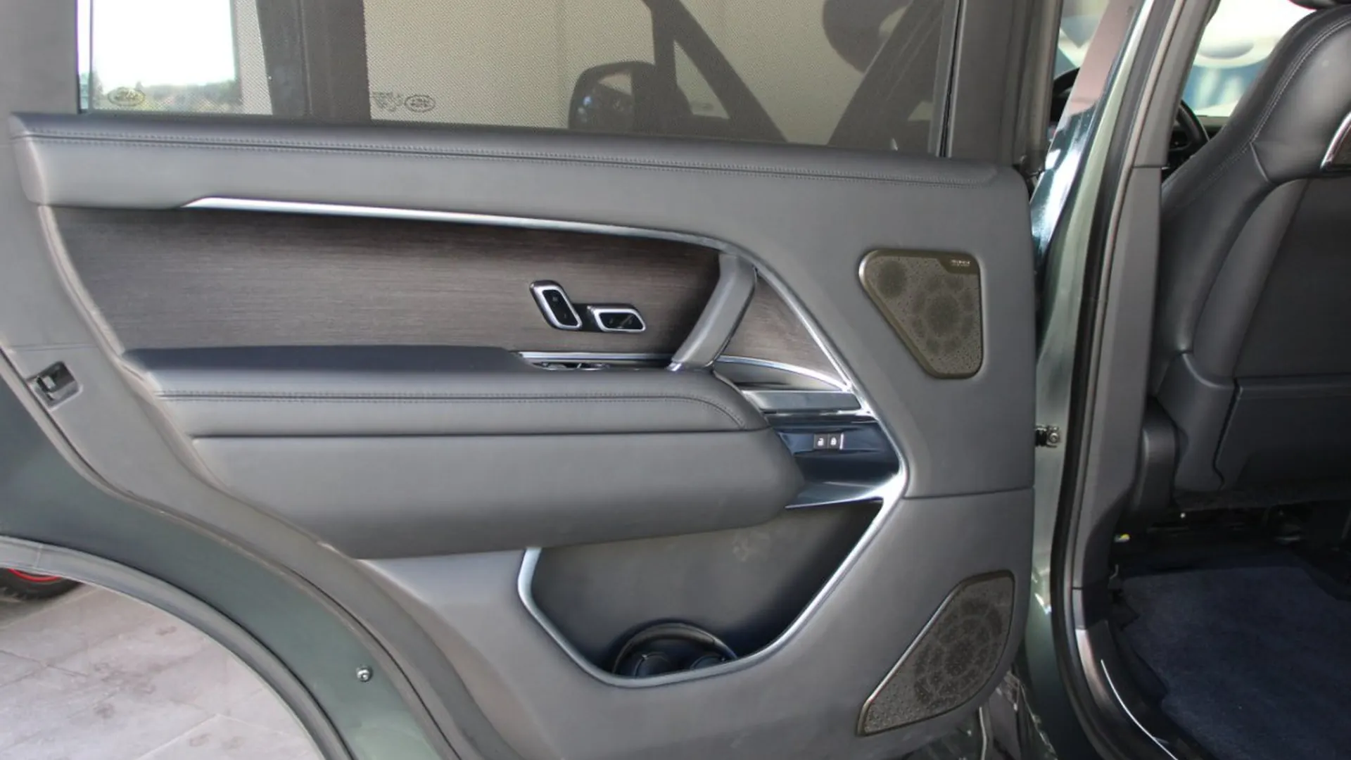 Land Rover Range Rover — photo 15