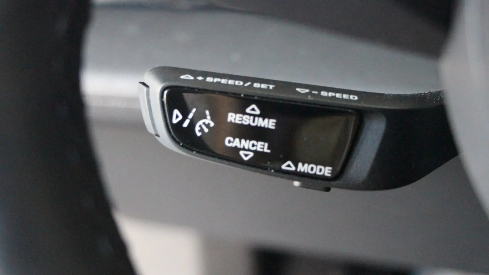 Porsche Taycan — photo 13