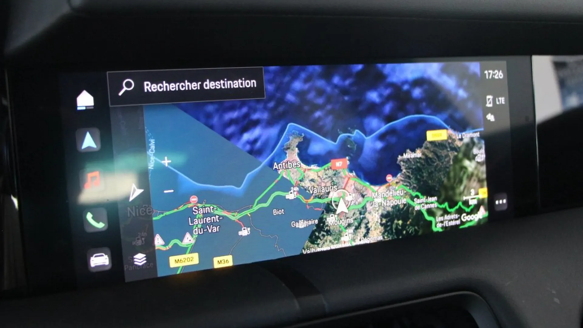 Porsche Taycan — photo 16