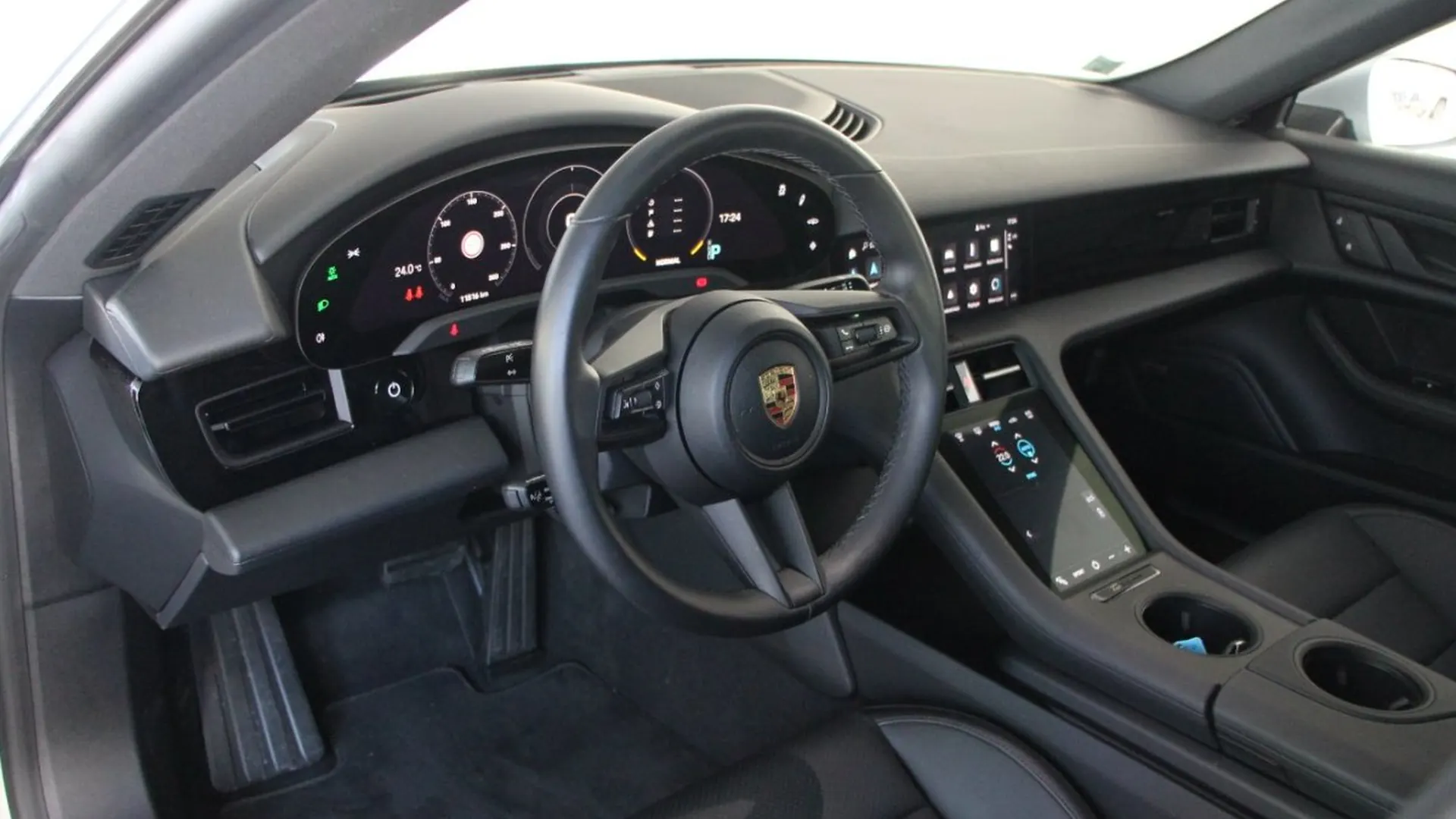Porsche Taycan — photo 6
