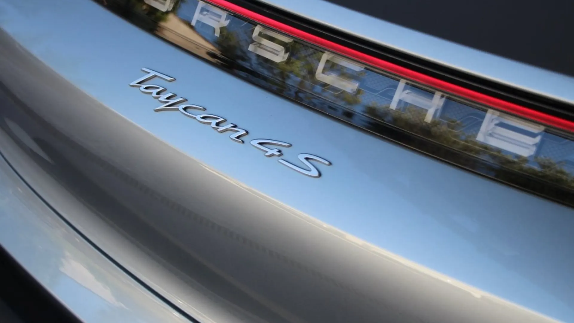 Porsche Taycan — photo 20