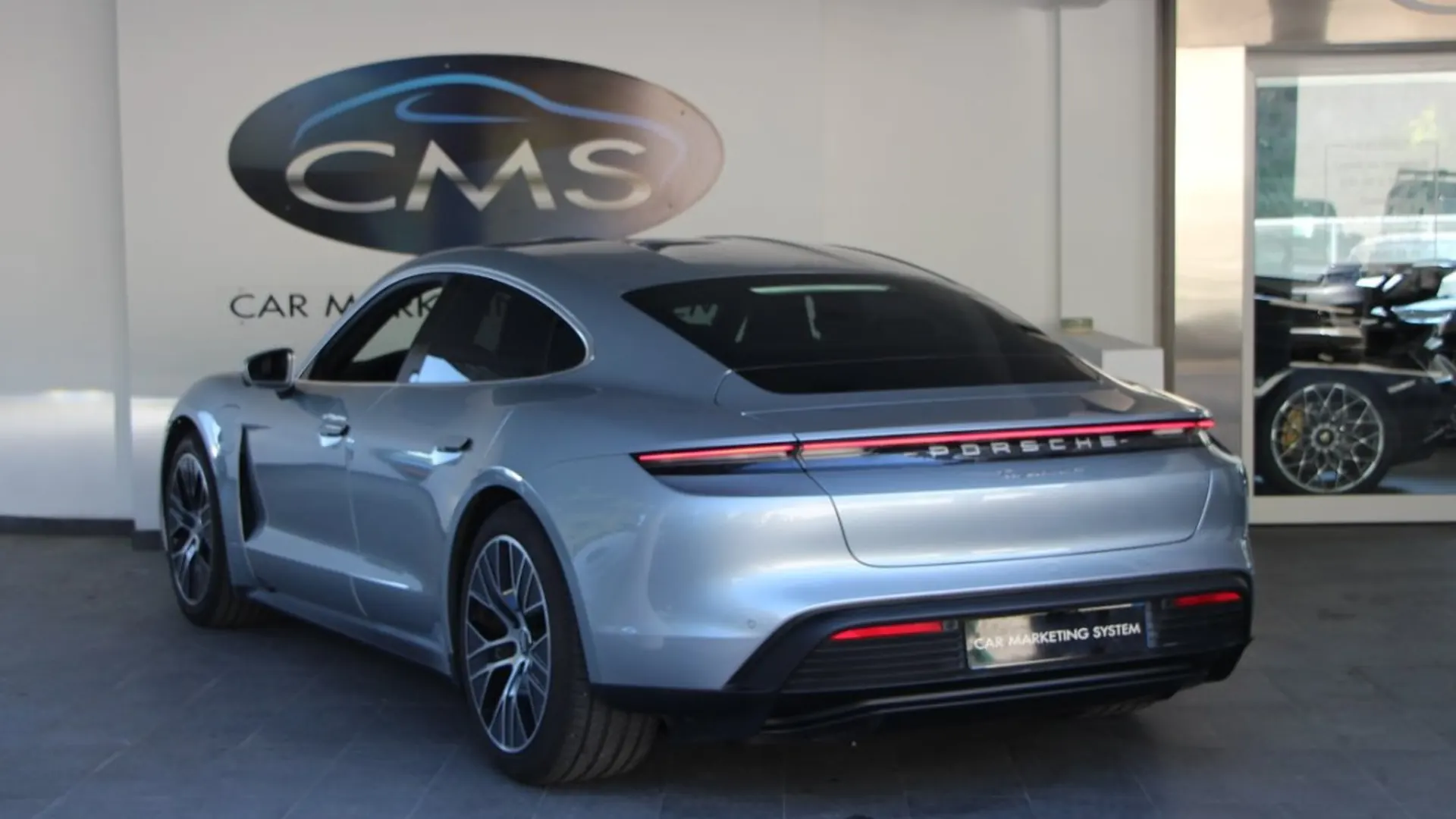 Porsche Taycan — photo 2