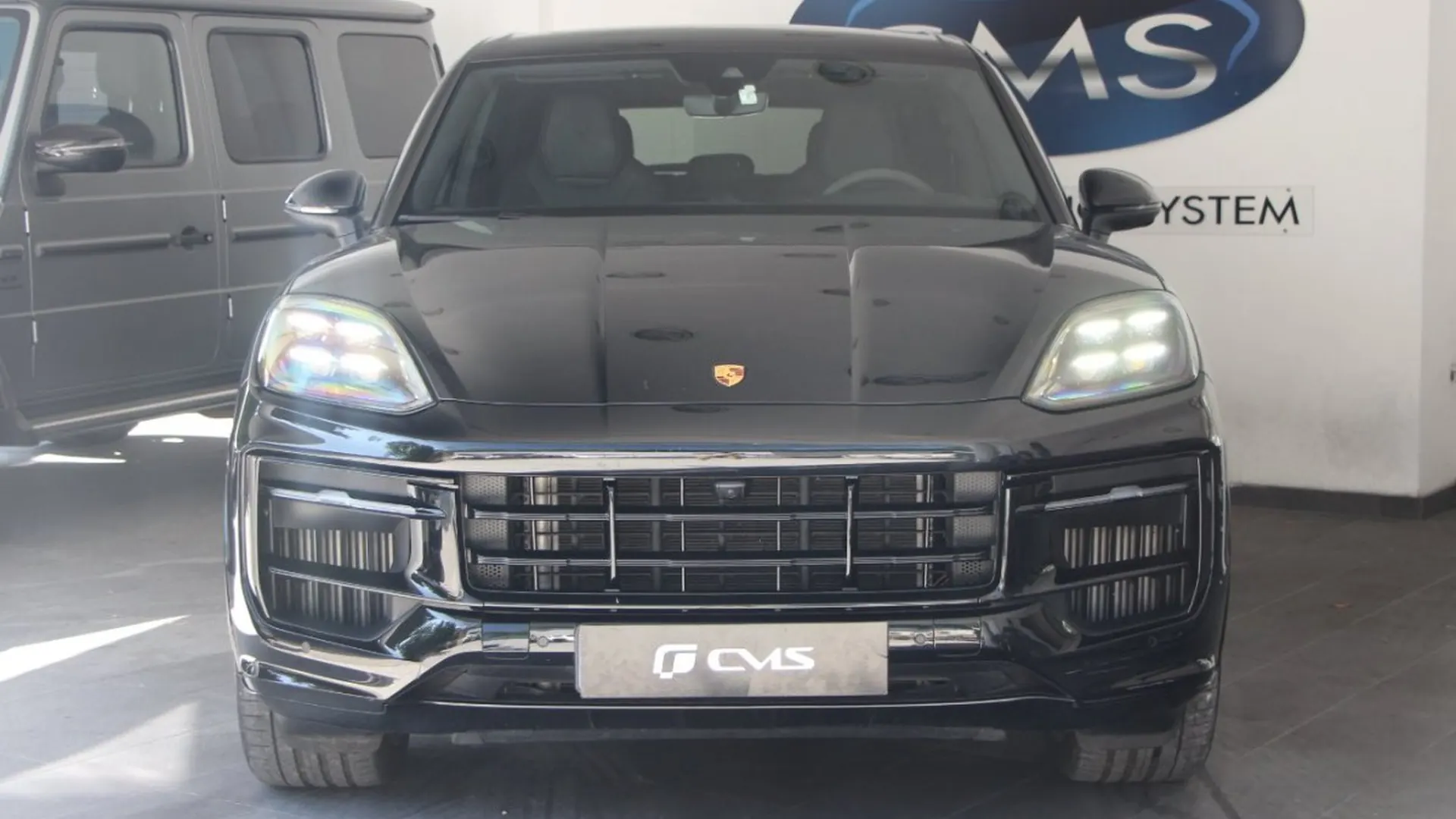 Porsche Cayenne — photo 2