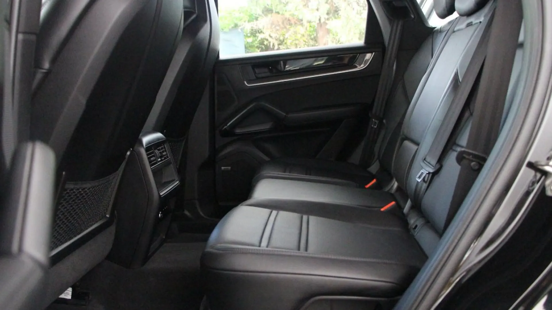 Porsche Cayenne — photo 20