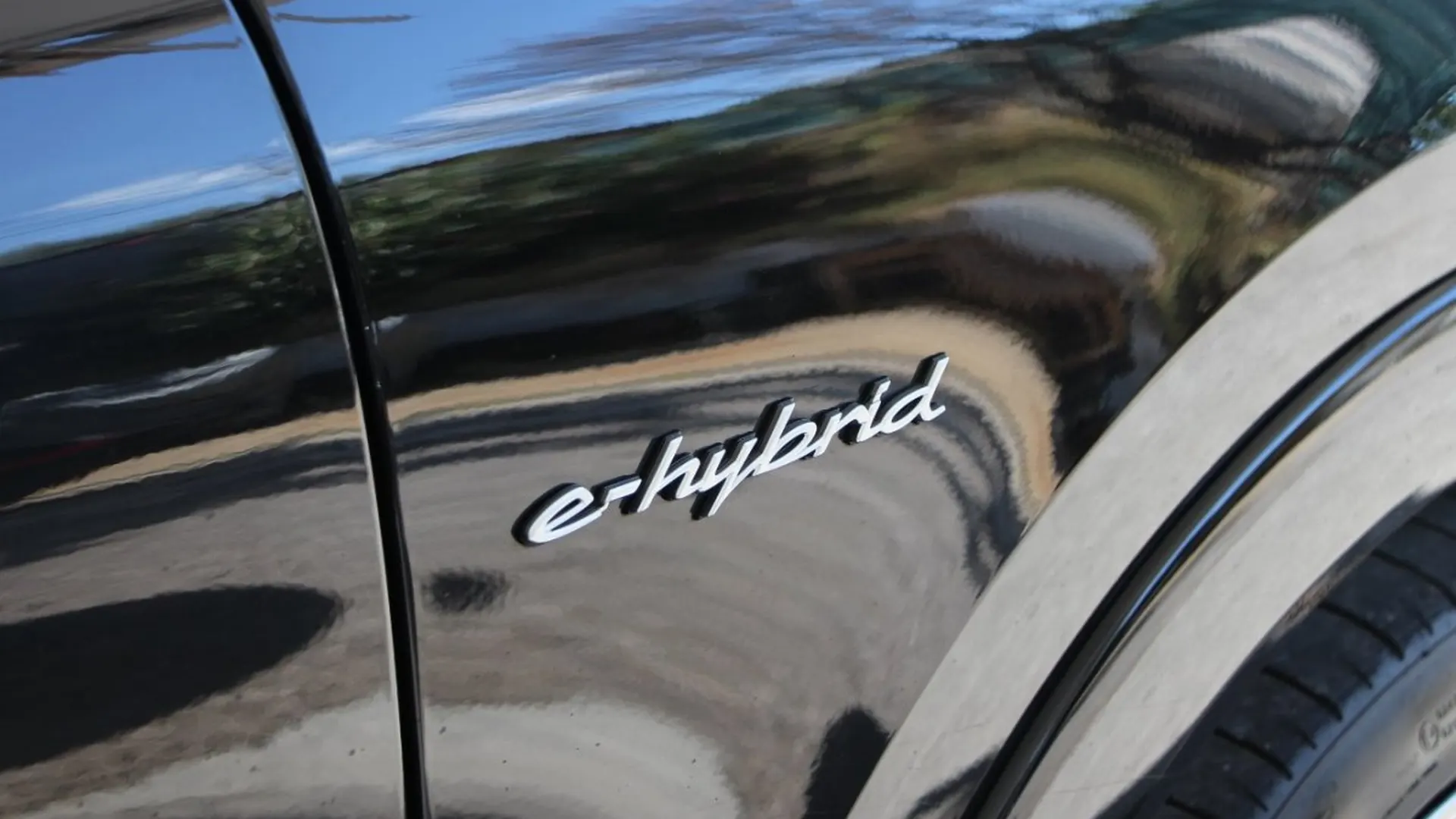 Porsche Cayenne — photo 18