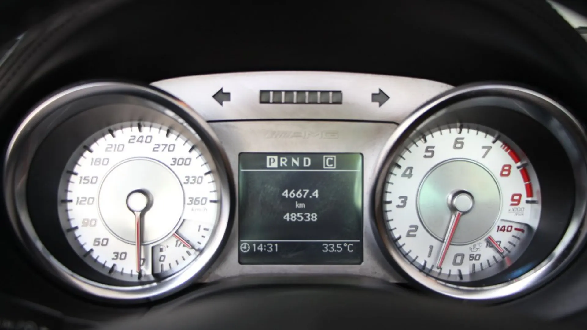 Mercedes SLS — photo 18