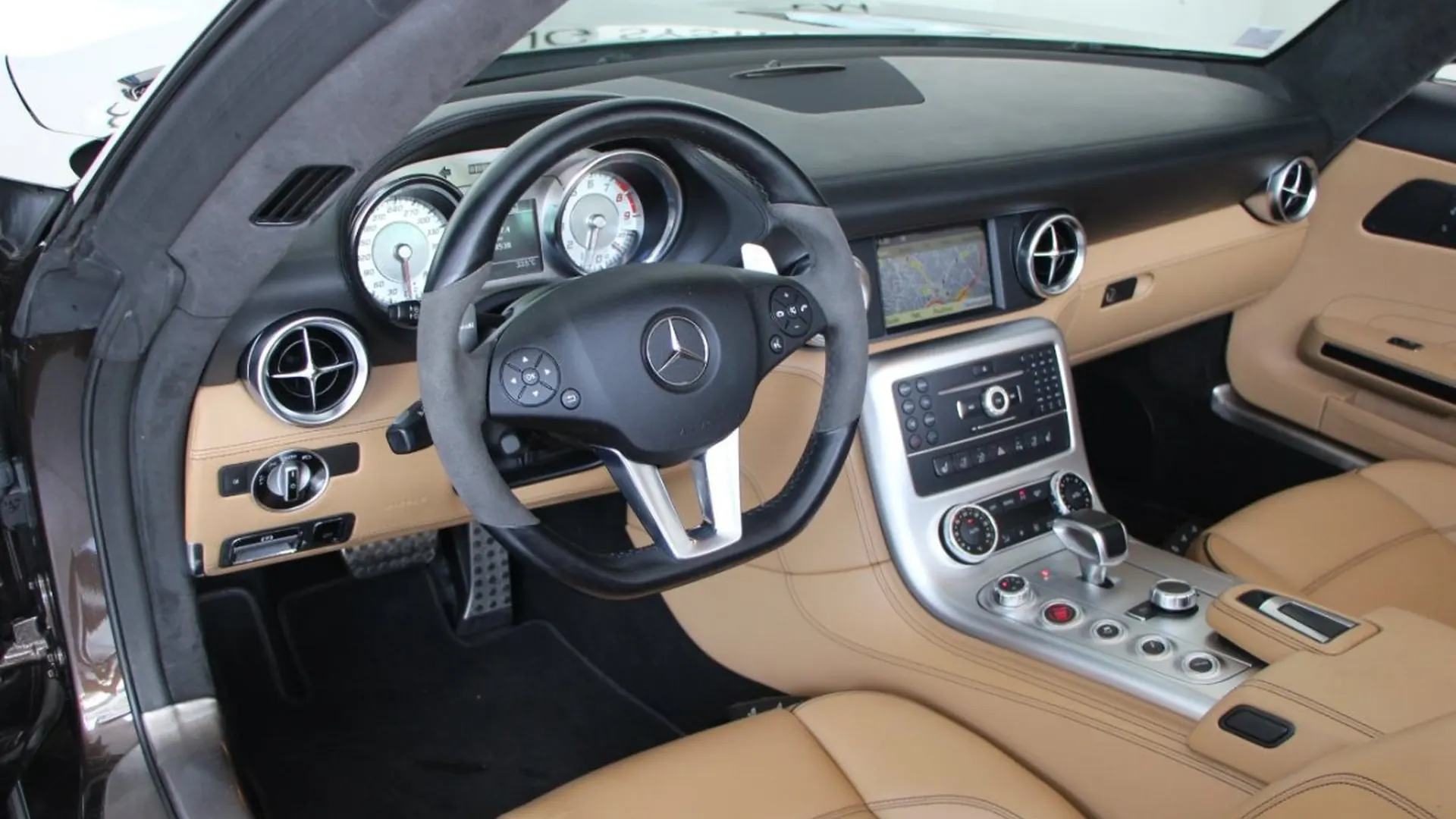 Mercedes SLS — photo 9