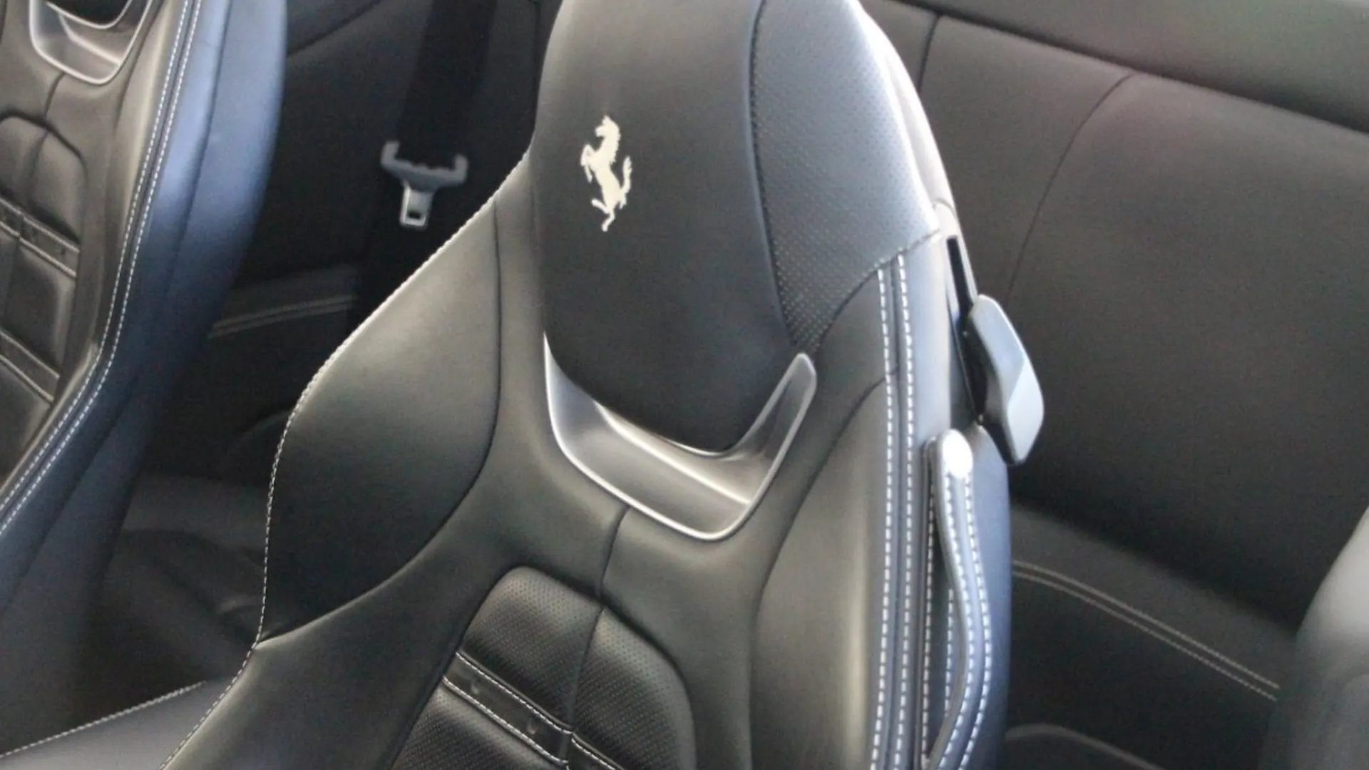 Ferrari Portofino — photo 19