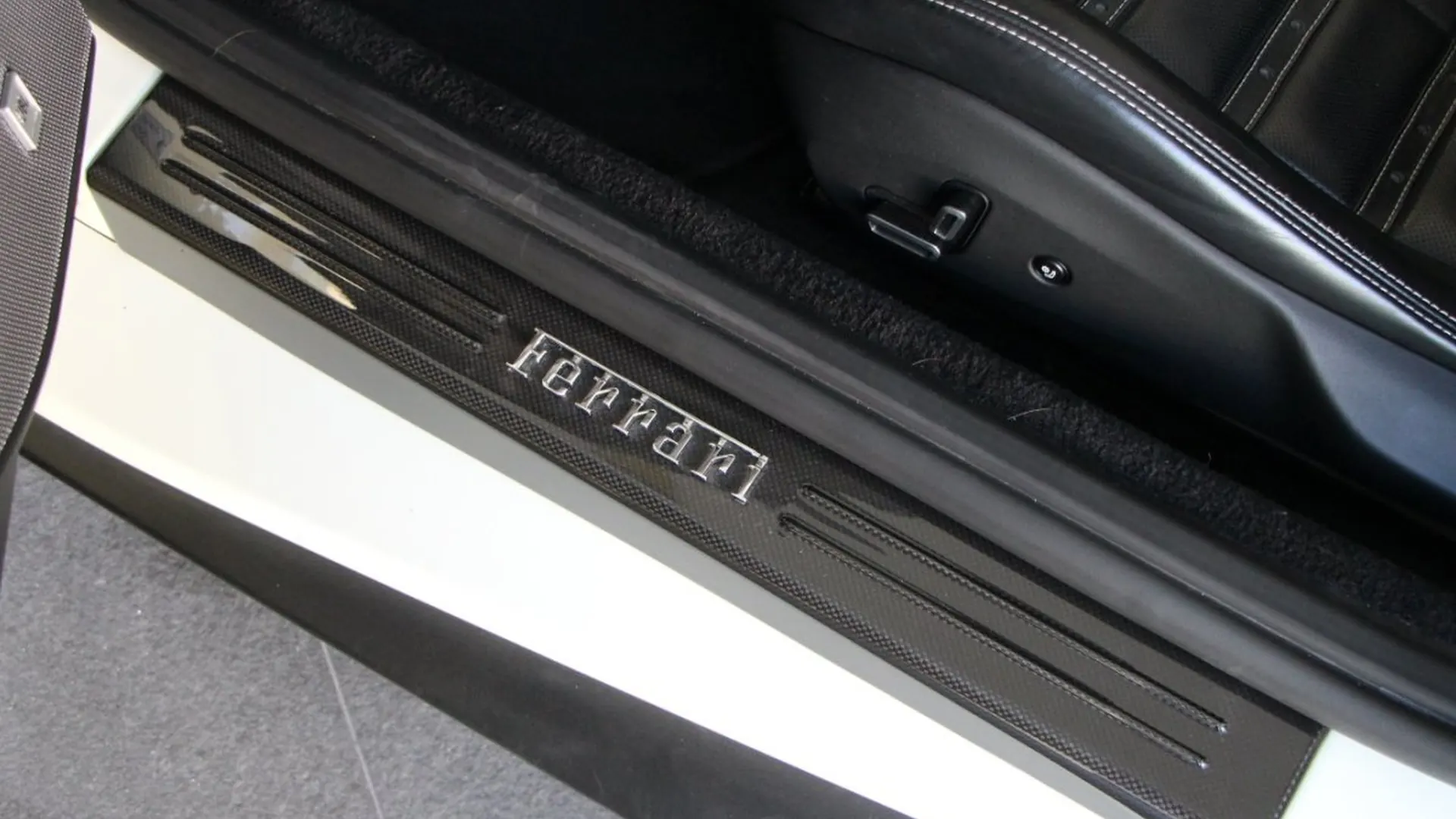 Ferrari Portofino — photo 14