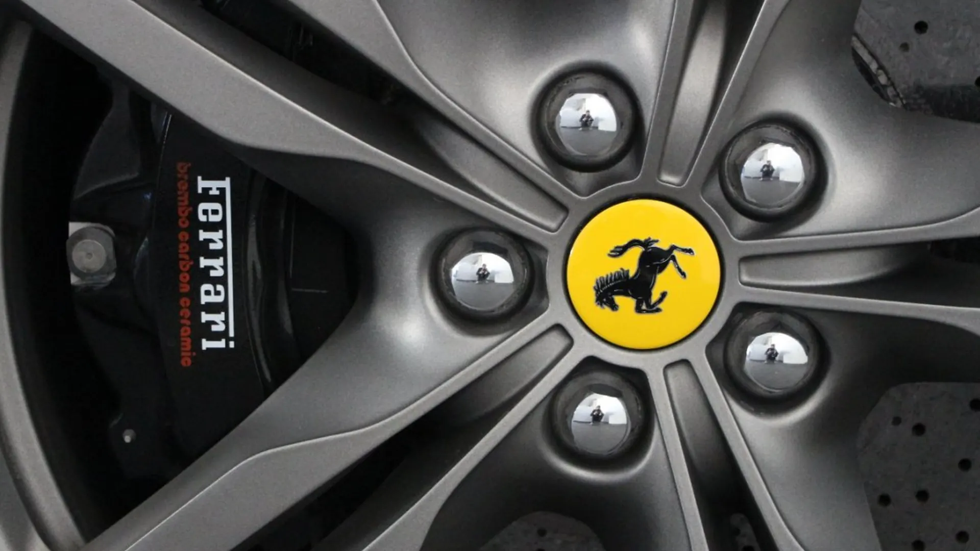 Ferrari Portofino — photo 39