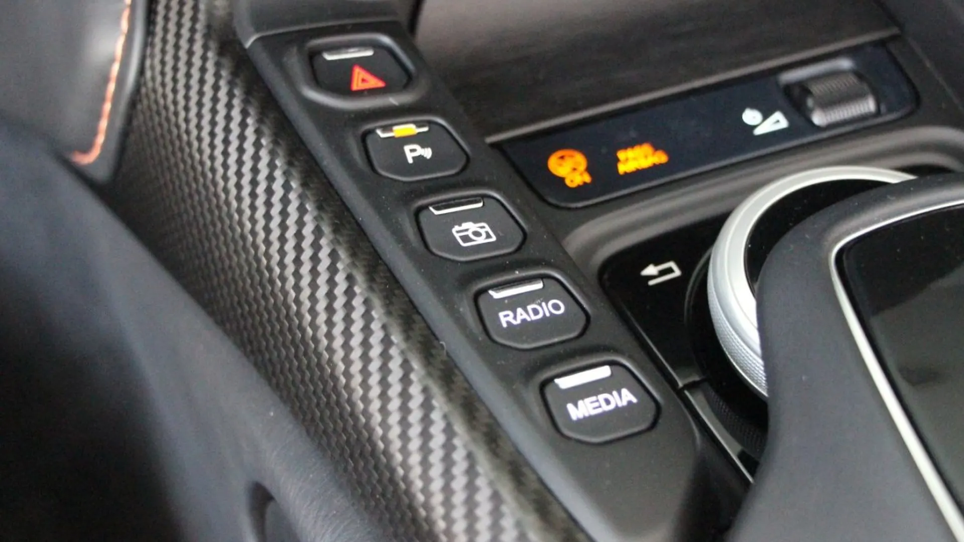 Aston Martin V12 — photo 24