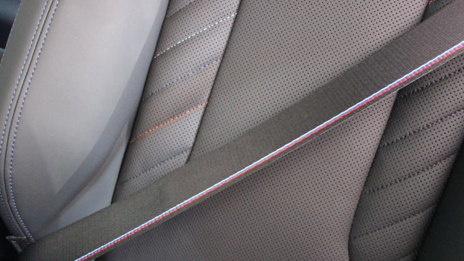 BMW X3 — photo 24