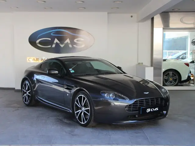 Aston Martin V8