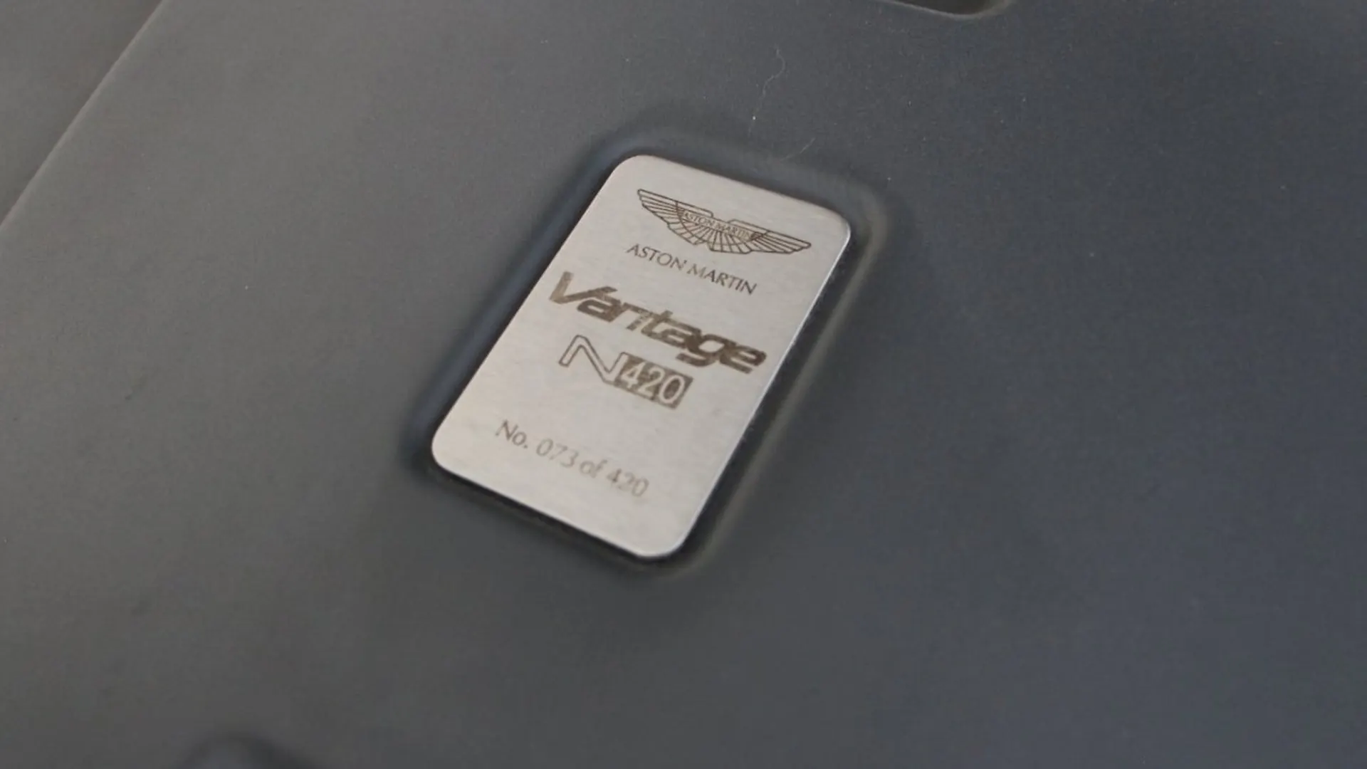 Aston Martin V8 — photo 21