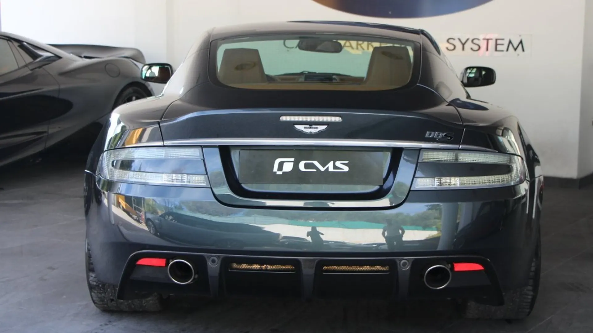 Aston Martin DBS — photo 4