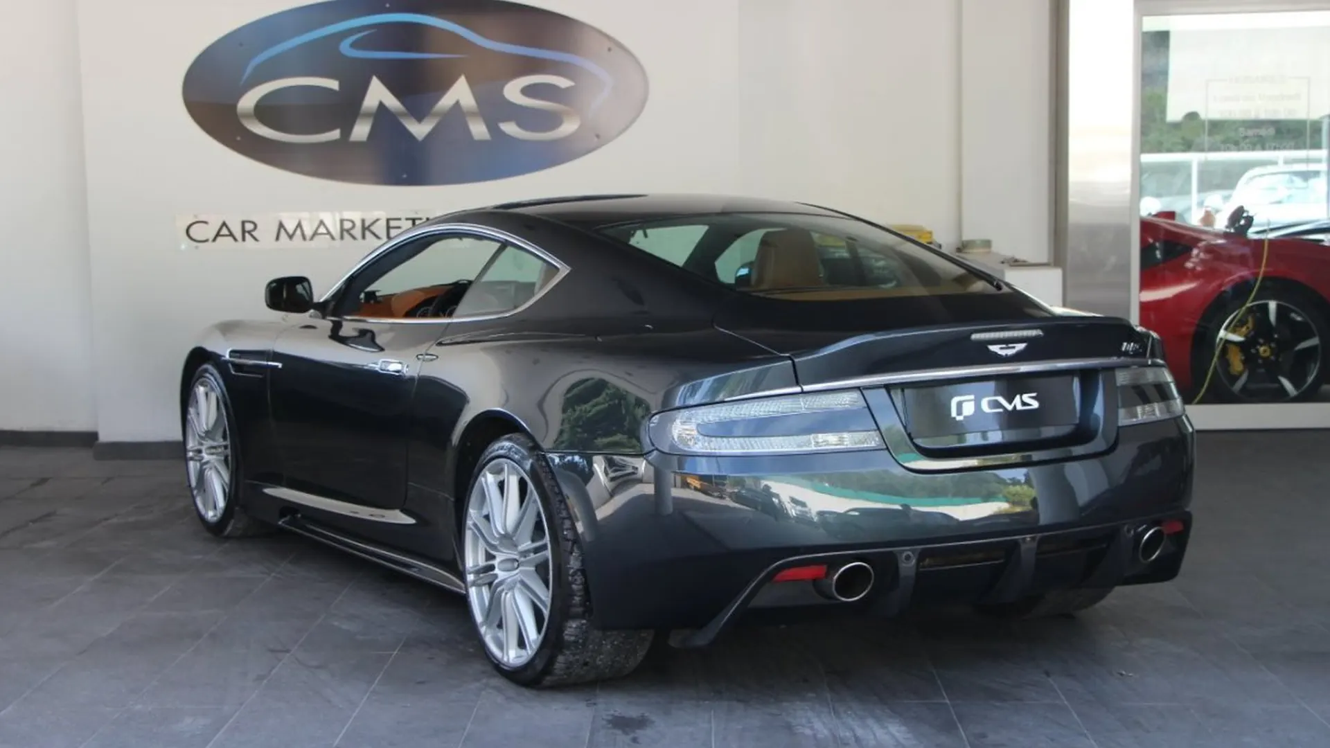 Aston Martin DBS — photo 3