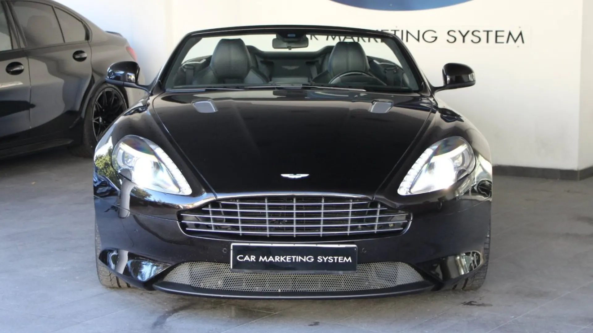 Aston Martin DB9 — photo 2
