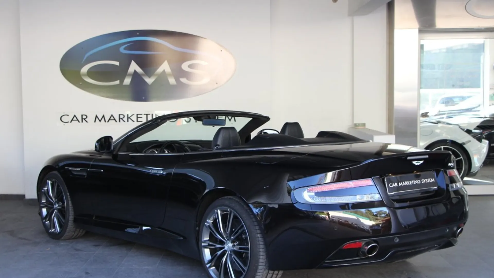Aston Martin DB9 — photo 6