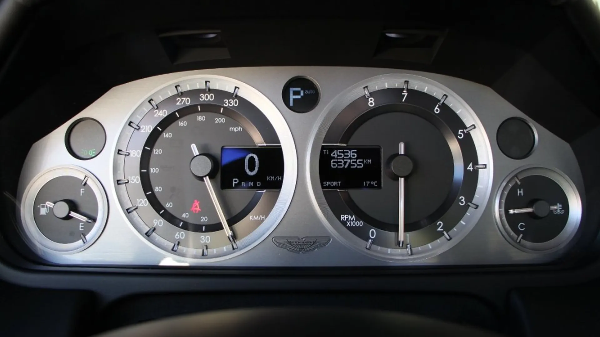 Aston Martin DB9 — photo 22