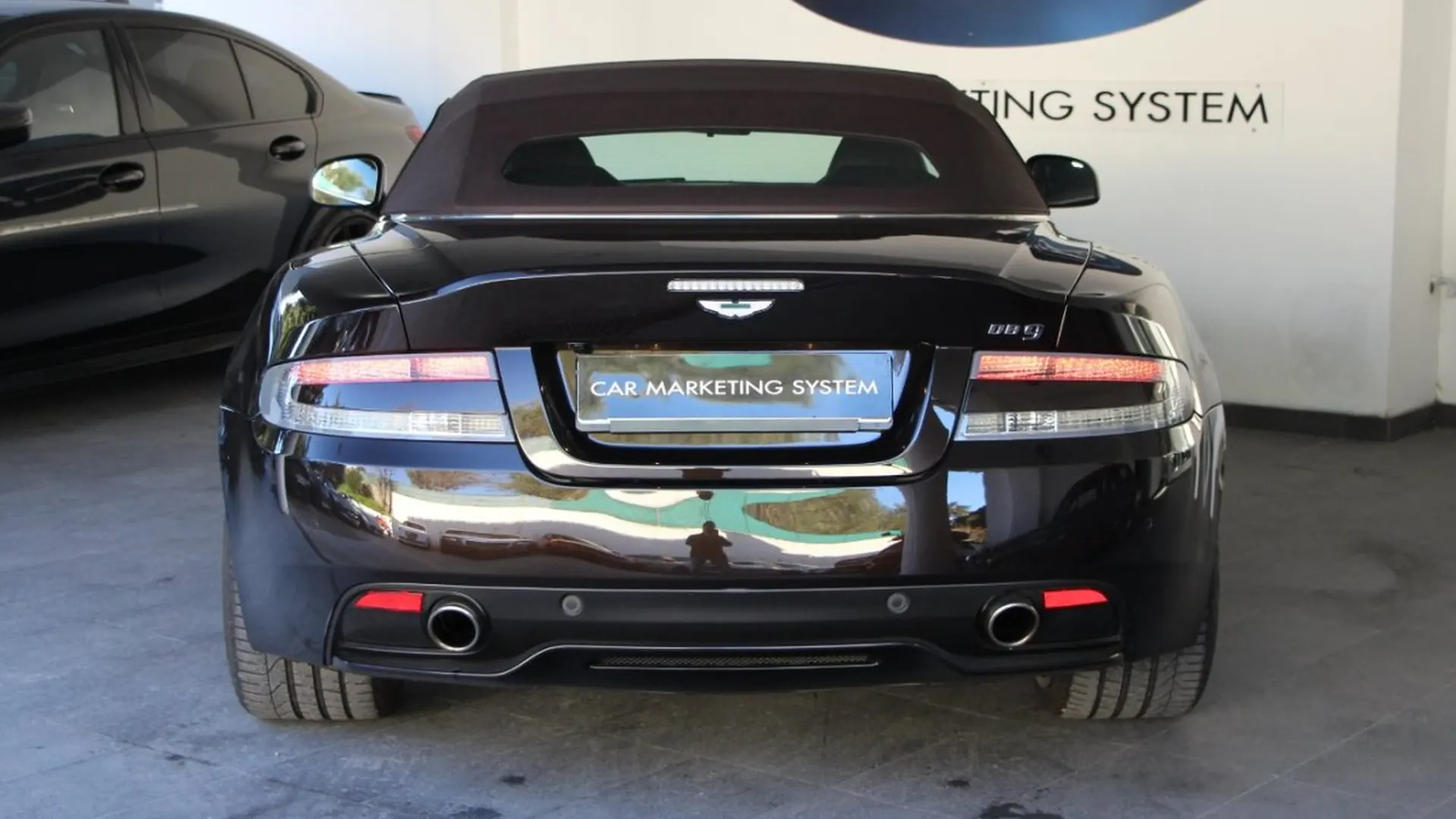 Aston Martin DB9 — photo 11