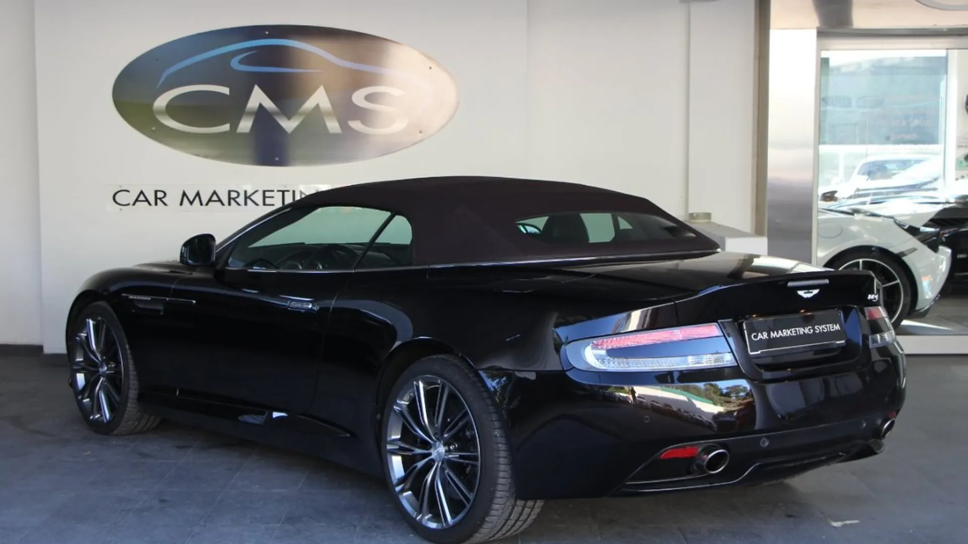 Aston Martin DB9 — photo 7