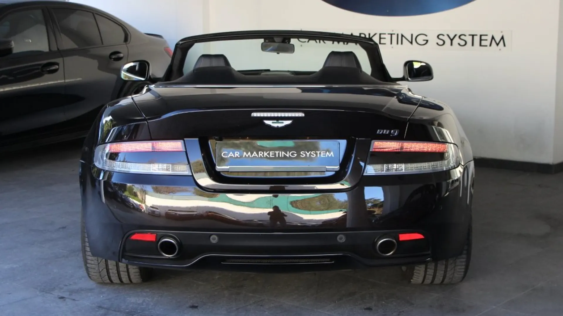 Aston Martin DB9 — photo 12