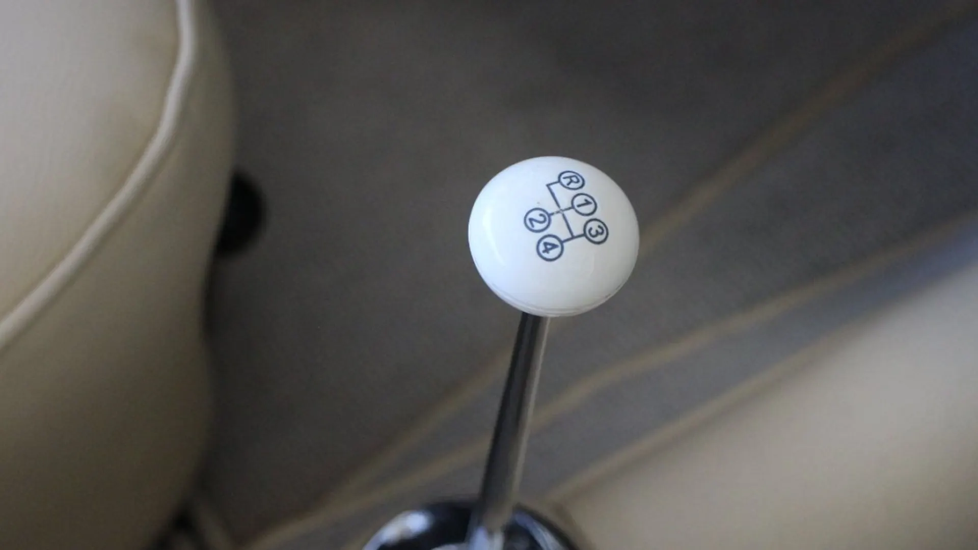 Mercedes 190 — photo 23