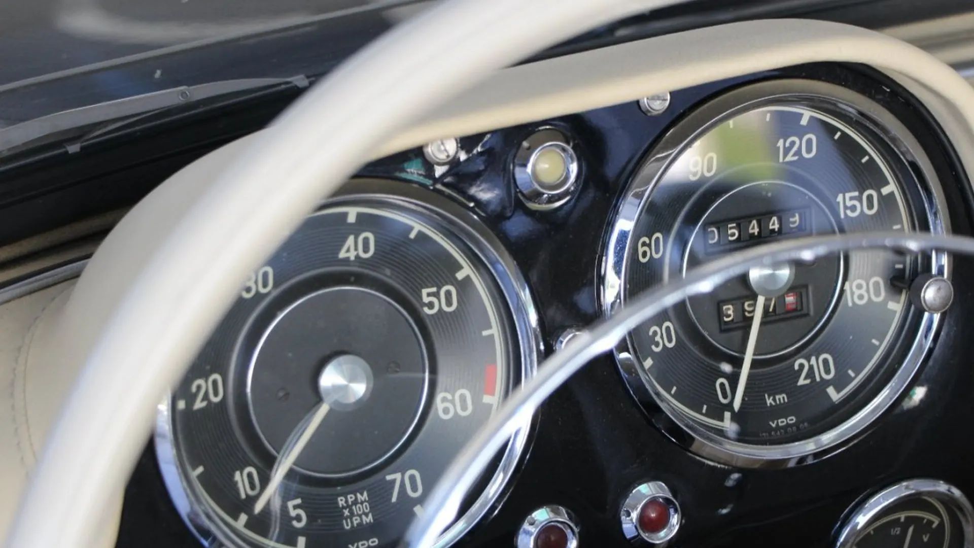 Mercedes 190 — photo 13