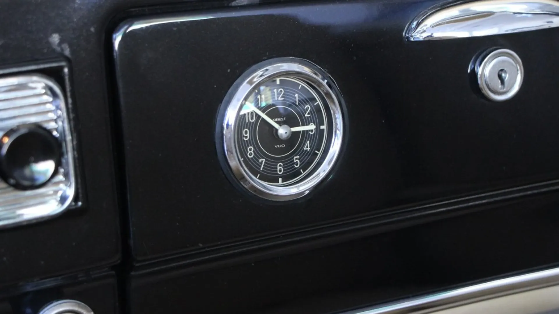Mercedes 190 — photo 12