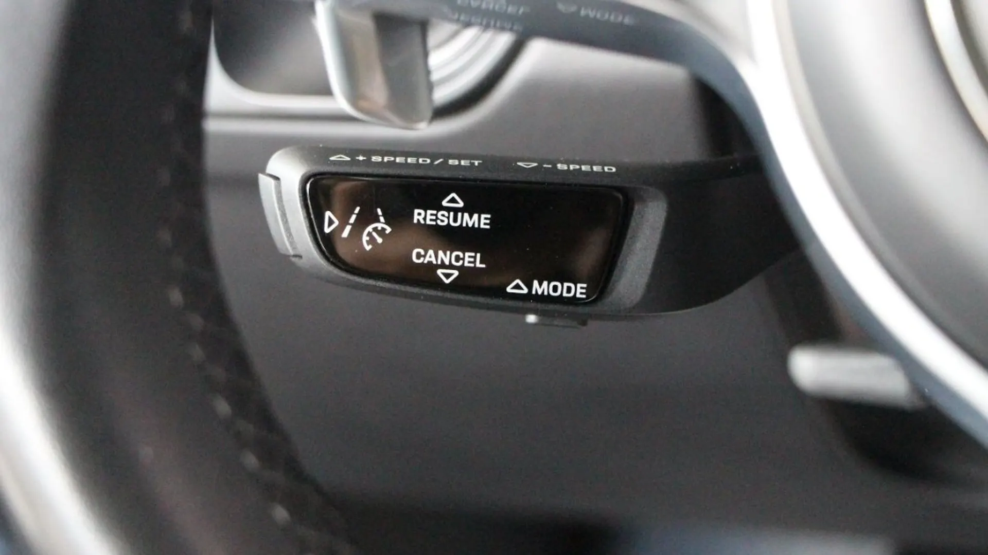 Porsche Cayenne — photo 15