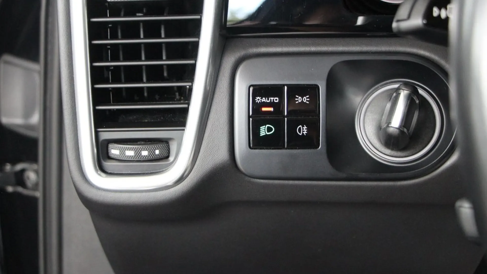 Porsche Cayenne — photo 20