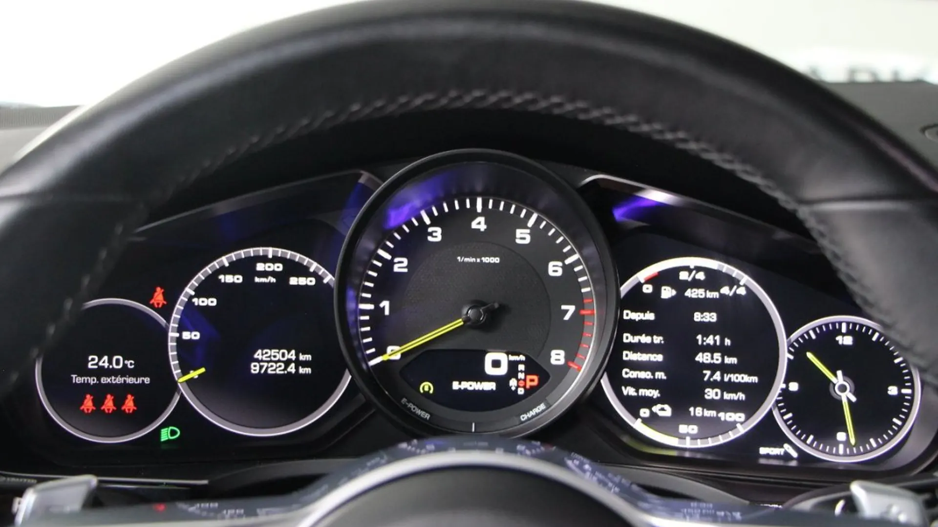Porsche Cayenne — photo 13