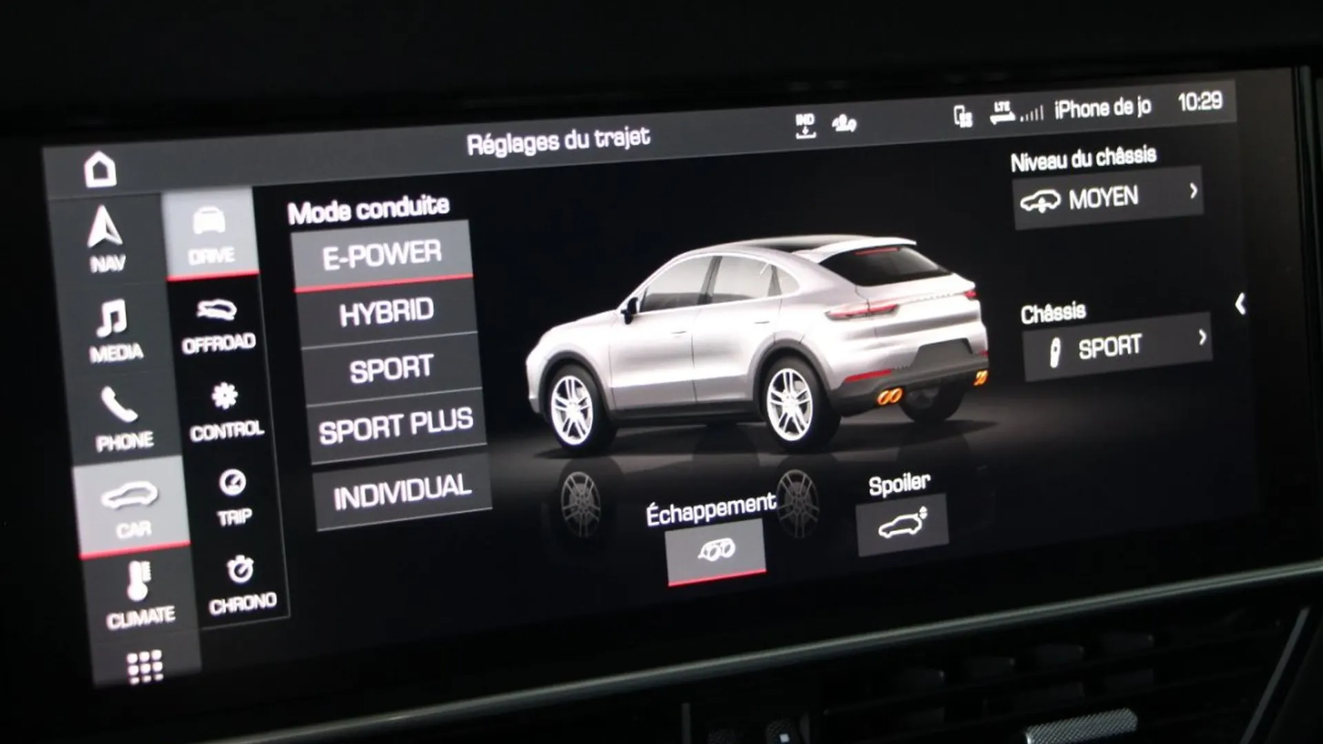 Porsche Cayenne — photo 17
