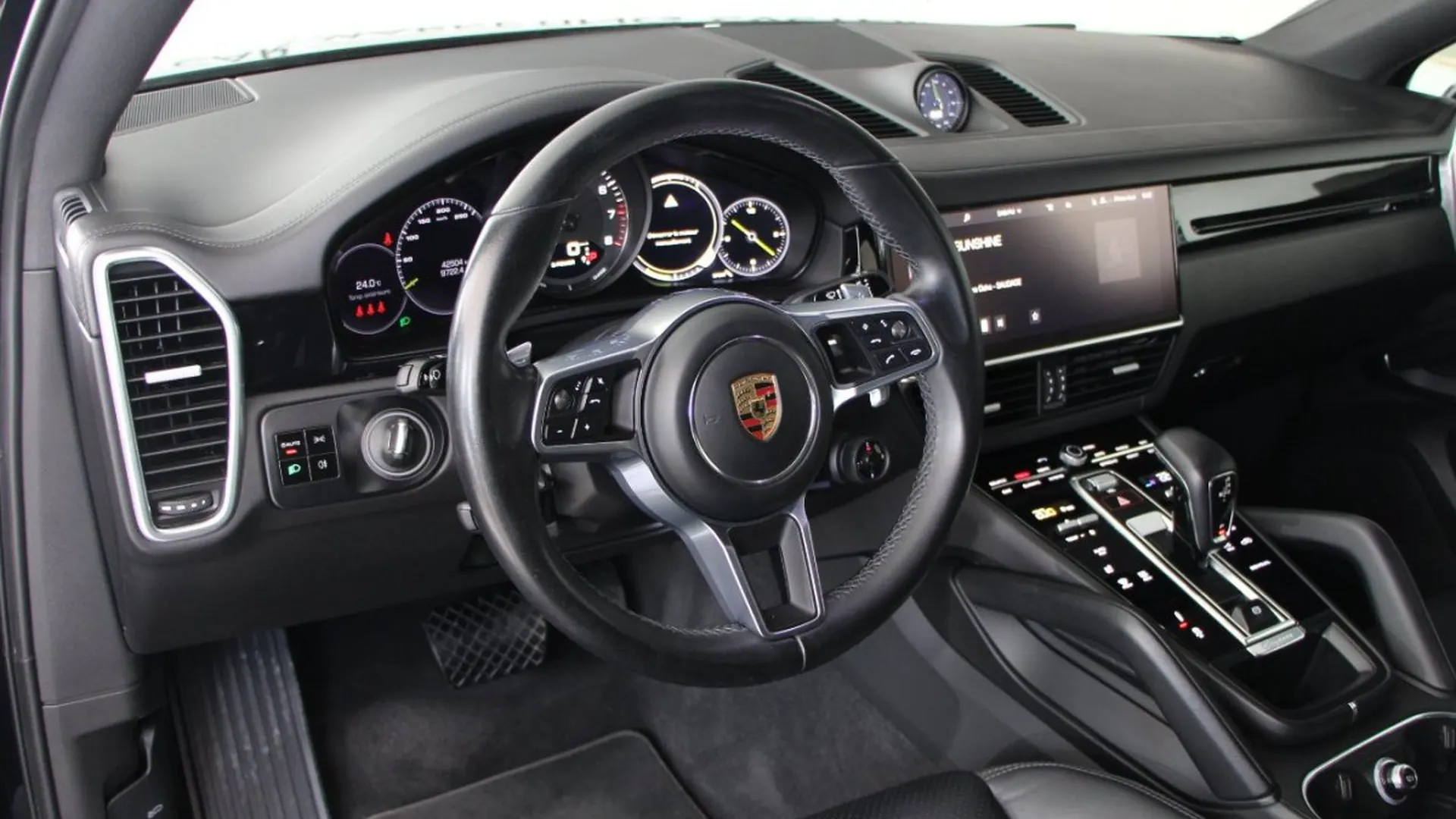 Porsche Cayenne — photo 6