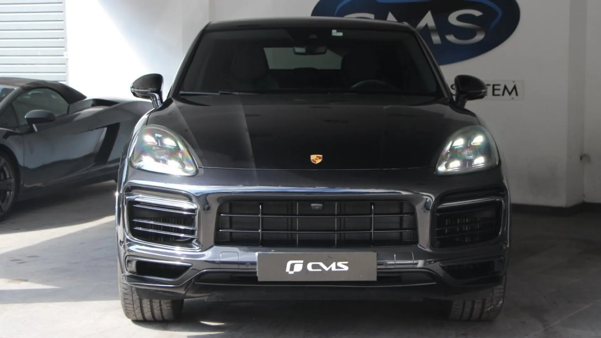 Porsche Cayenne — photo 2