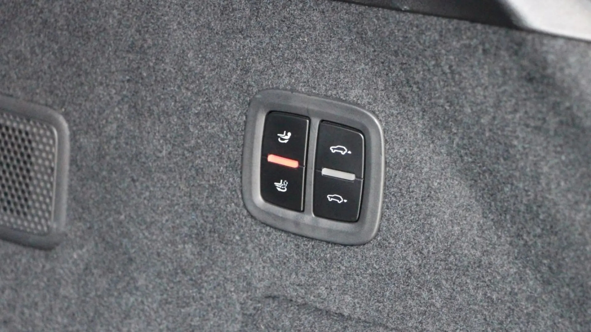 Porsche Cayenne — photo 21