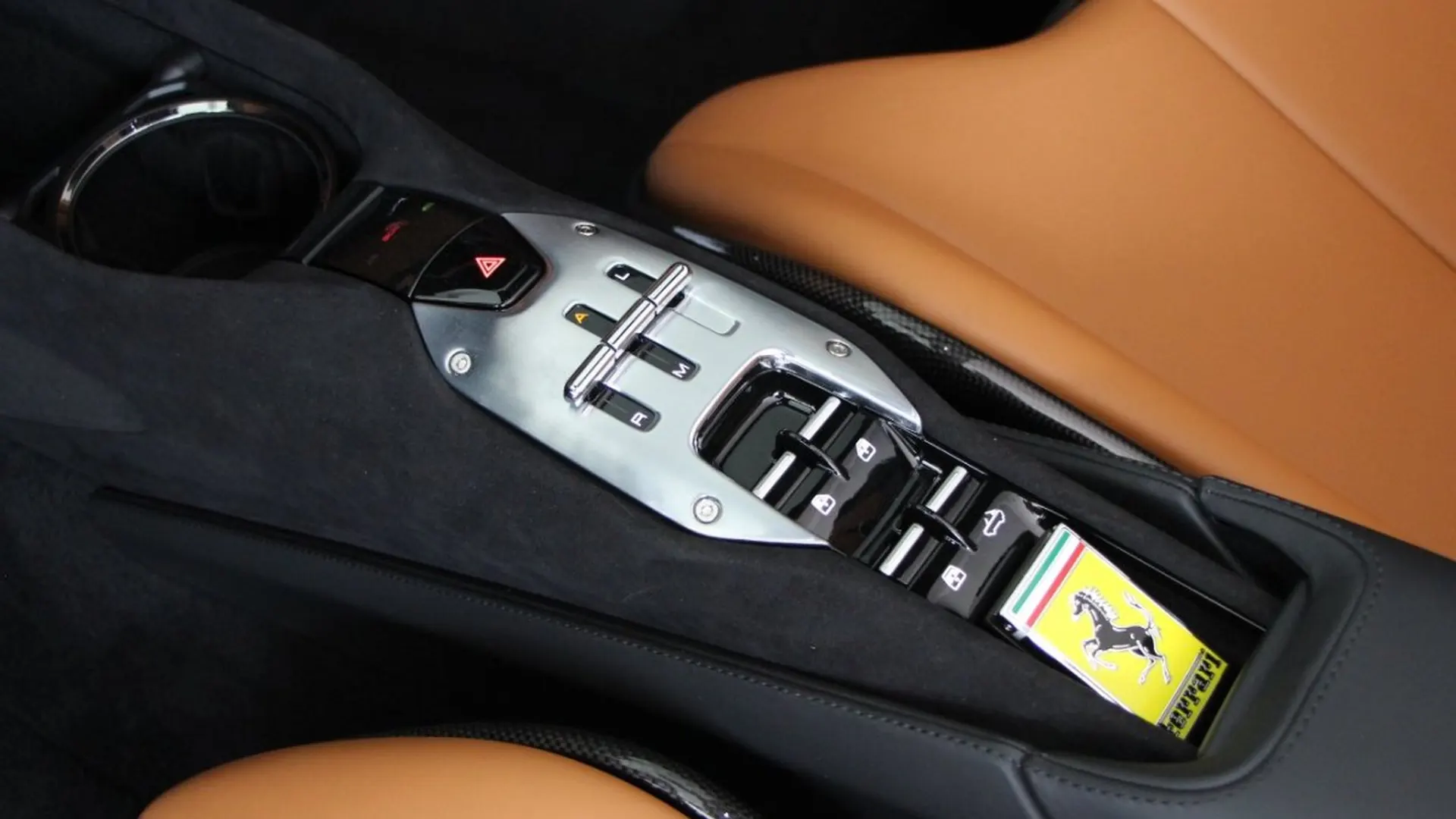 Ferrari SF90 — photo 15