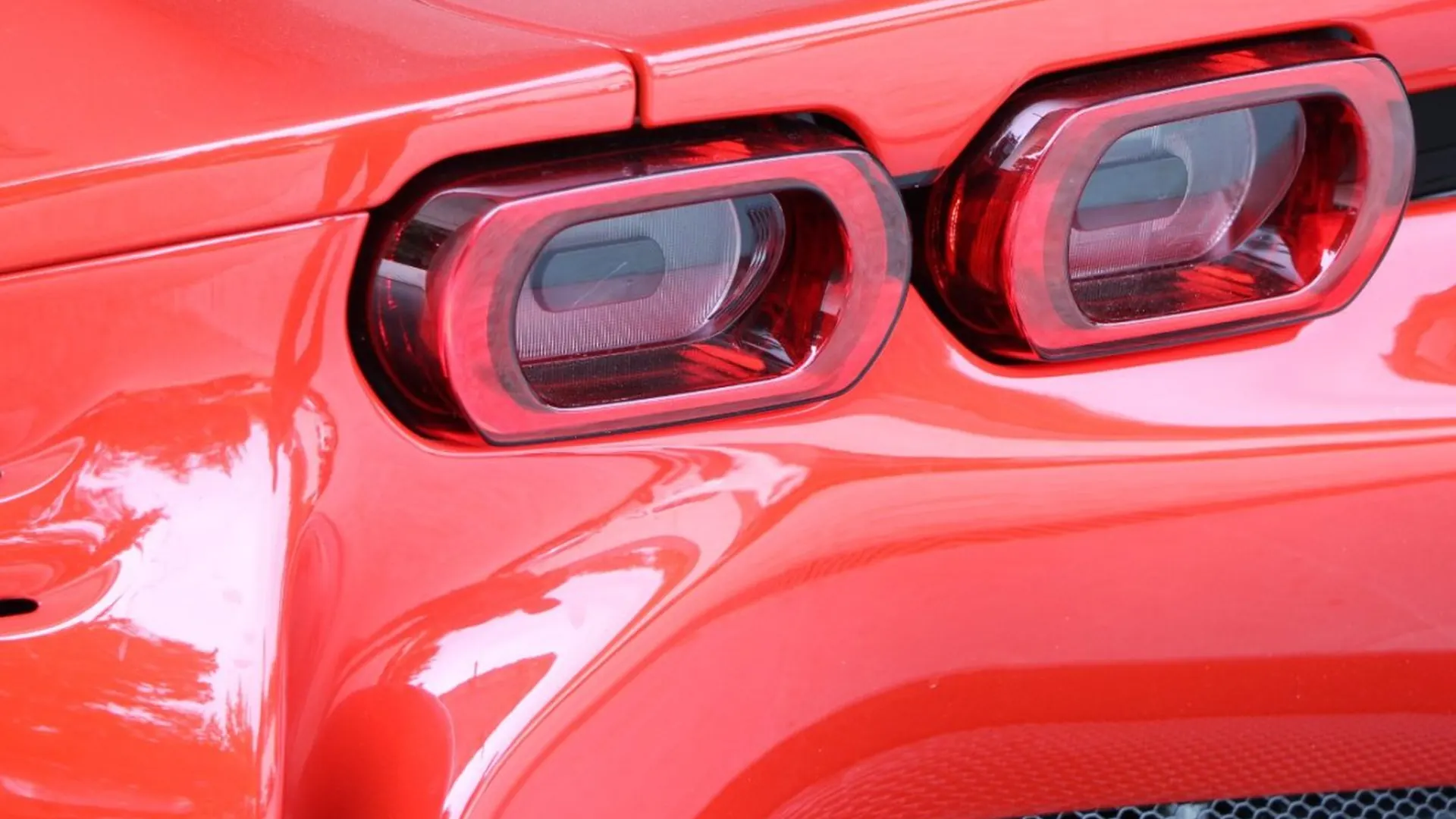 Ferrari SF90 — photo 32