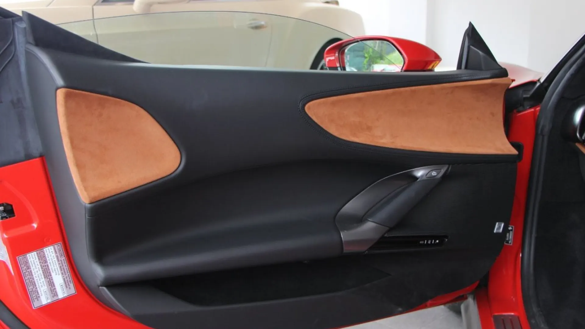 Ferrari SF90 — photo 13