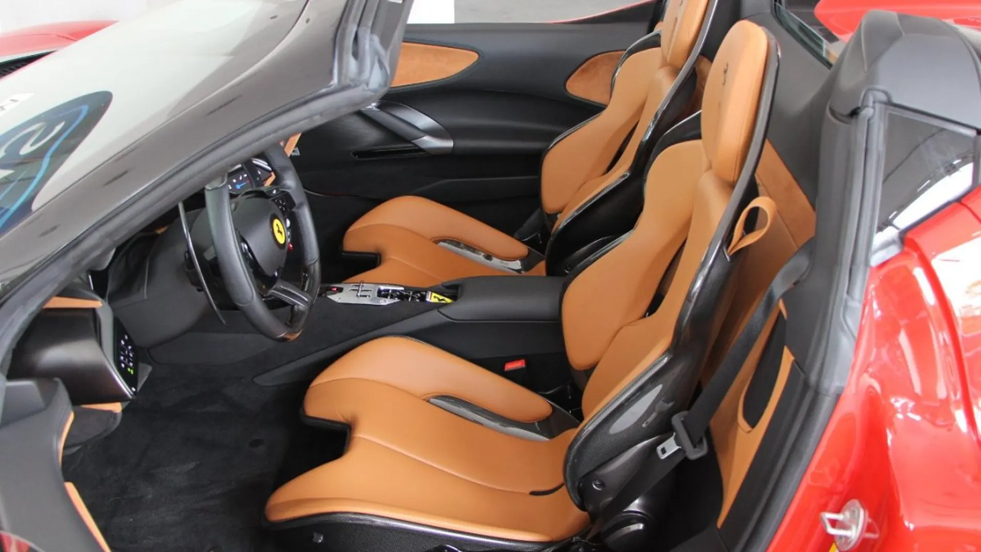 Ferrari SF90 — photo 11