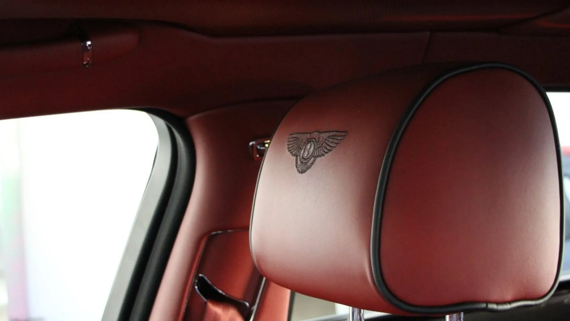 Bentley Mulsanne — photo 29